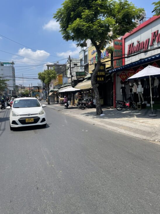 Bán nhà mặt tiền 6x40m giá 19,5 tỷ Đường Nguyễn Văn Quá