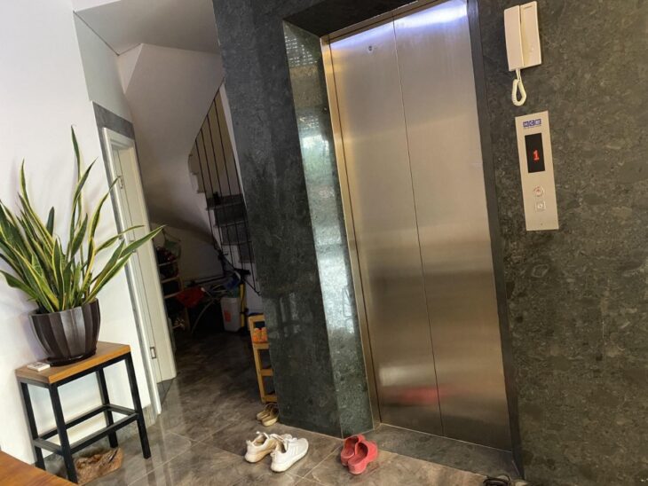 HIẾM, SIÊU PHẨM nhà Phú Diễn, lô góc,thang máy,VF3 vào nhà,50m ra phố, 8.5 tỷ