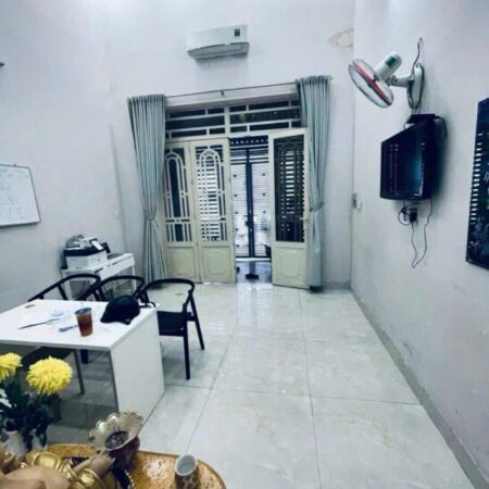 Nhà 2 tầng 1/ đường Trường Chinh, phường TTN, Q12, dt 84m2 (4mx21m) Hẻm ôtô thông. Giá 5,95Tỷ Nhà 2 tầng 1/ đường Trường Chinh, phường TTN, Q12, dt 84m2 (4mx21m) Hẻm ôtô thông. Giá 5,95Tỷ