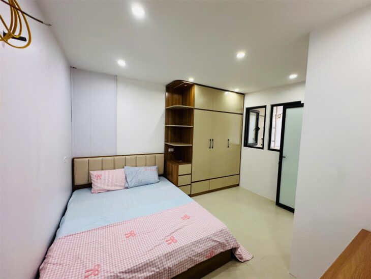 Bán Nhà Tập Thể 3 Tầng Tại Khu Tôn Đức Thắng, Đống Đa – Chỉ hơn 3 tỷ 5 Có 4 phòng ngủ, 2 phòng vệ
