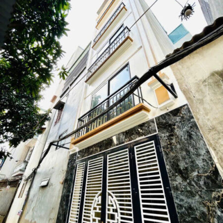 Bán nhà 5 tầng, 35m², Lĩnh Nam, Hoàng Mai, 6.85 tỷ, sổ đỏ, ô tô đỗ cửa qua nhà, gần trường đại học Bán nhà 5 tầng, 35m², Lĩnh Nam, Hoàng Mai, 6.85 tỷ, sổ đỏ, ô tô đỗ cửa qua nhà, gần trường đại học