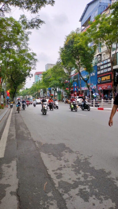 ĐỐNG ĐA- THÁi HÀ – MẶT NGÕ THÔNG – Ô TÔ VÀO NHÀ – 7 CHỖ QUAY ĐẦU – 30M RA PHỐ – KINH DOANH – VĂN