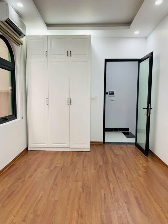 ĐỐNG ĐA- THÁi HÀ – MẶT NGÕ THÔNG – Ô TÔ VÀO NHÀ – 7 CHỖ QUAY ĐẦU – 30M RA PHỐ – KINH DOANH – VĂN