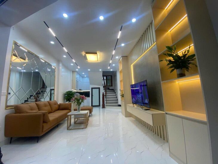 HIẾM! BÁN NHÀ HÀO NAM, KHU VIP PHÂN LÔ Ô TÔ TRÁNH – 6 TẦNG DT 40M2, MT 4.2M, GIÁ 10 TỶ