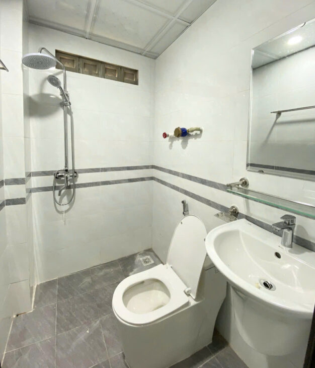 BÁN CHUNG CƯ MINI AN DƯƠNG VƯƠNG, 120M2X8T,MT=7.3M,1.9 TỶ/NĂM, 20M Ô TÔ, 24 TỶ