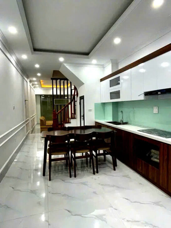 NHÀ MỚI- PHÂN LÔ PHỐ NGỌC THỤY- LONG BIÊN 45M2, 5 TẦNG, 7.9 TỶ.Ô TÔ ĐỖ CỬA.