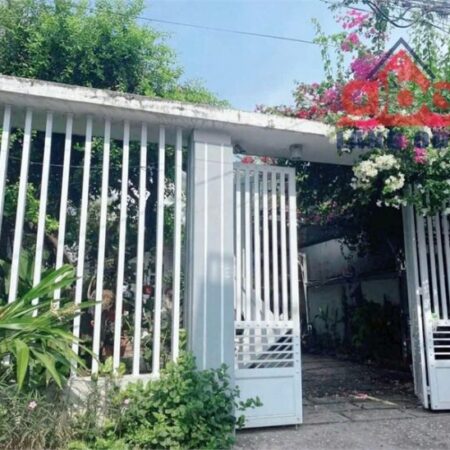 HN242 bán nhà mái thái , khu xóm an ninh. thửa đất rộng phù hợp xây biệt thự