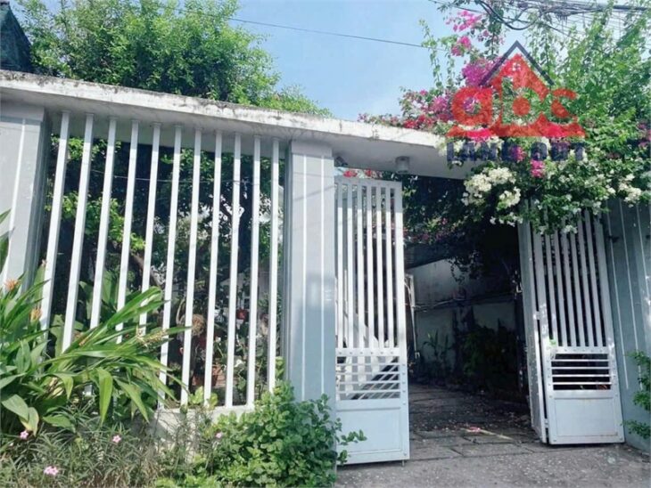 HN242 bán nhà mái thái , khu xóm an ninh. thửa đất rộng phù hợp xây biệt thự
