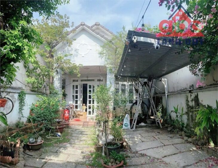 HN242 bán nhà mái thái , khu xóm an ninh. thửa đất rộng phù hợp xây biệt thự