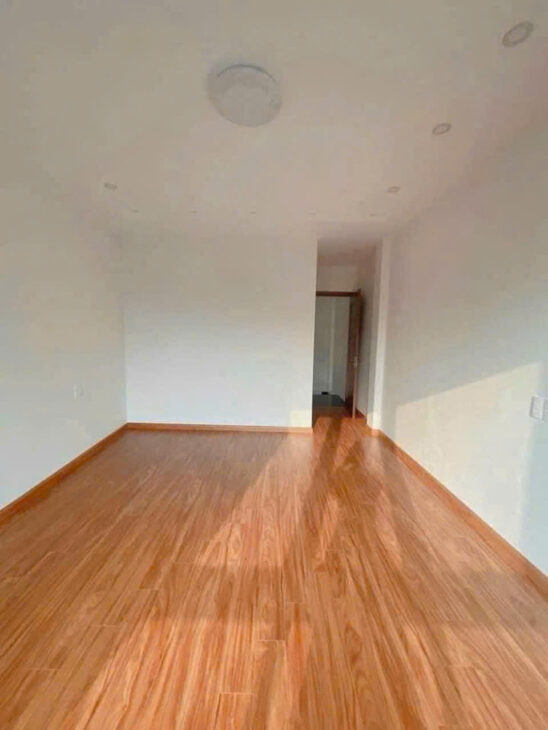 HIẾM – NHÀ NGỌC THUỴ – LONG BIÊN – 92M x 5 TẦNG – GIÁ NHỈNH 7 TỶ VỊ TRÍ ĐẸP – Ô TÔ ĐỖ CỔNG NGÀY