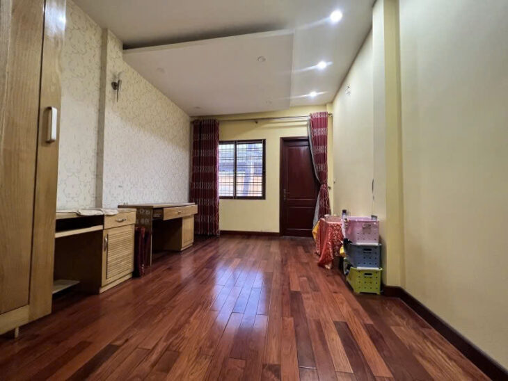 BÁN NHÀ MẶT PHỐ KINH DOANH SẦM UẤT Ô TÔ DỪNG ĐỖ VỈA HÈ RỘNG,KHU VỰC PHỐ CỔ ÍT NGƯỜI BÁN.