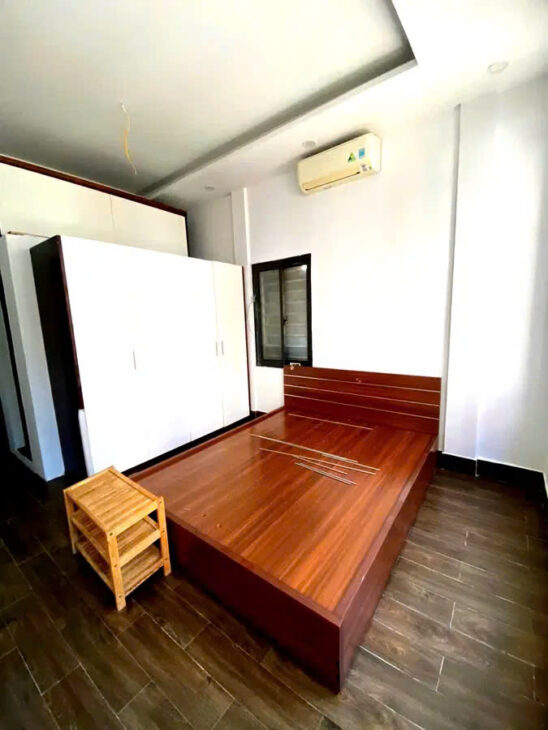 NHÀ MẶT NGÕ-KINH DOANH-Ô TÔ PHỐ BỒ ĐỀ – LONG BIÊN 22M2, 4 TẦNG,4PN, 6.5 TỶ.