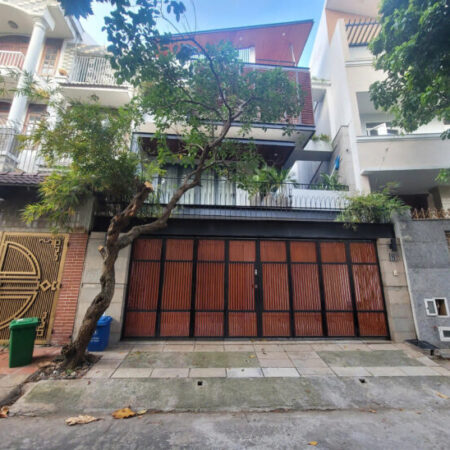 Cho Thuê Biệt Thự Có Hồ Bơi Đẳng Cấp Sát Trần Não Phường Bình An Quận 2