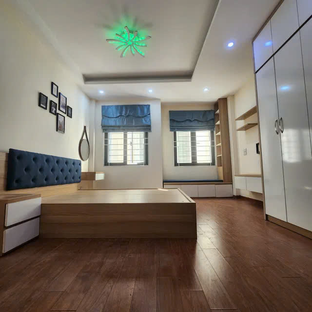 BÁN NHÀ RIÊNG PHỐ NGỌC THỤY- LONG BIÊN 30M2,4 TẦNG, MT 4M, 5 TỶ.