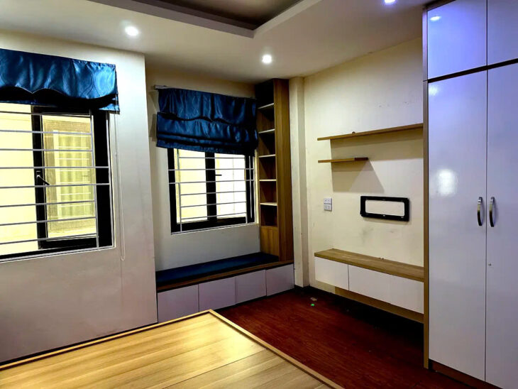 BÁN NHÀ RIÊNG PHỐ NGỌC THỤY- LONG BIÊN 30M2,4 TẦNG, MT 4M, 5 TỶ.