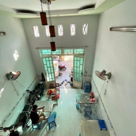 Bán Nhà 3 tầng đường TÂN THỚI HIỆP 29, phường TTH, Q12, dt 52m2 (4mx13m). Hẻm Ôtô thông. Giá 4,3Tỷ