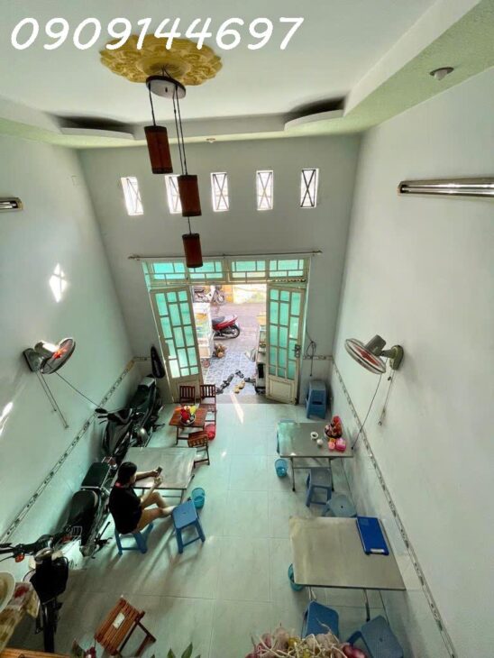 Bán Nhà 3 tầng đường TÂN THỚI HIỆP 29, phường TTH, Q12, dt 52m2 (4mx13m). Hẻm Ôtô thông. Giá 4,3Tỷ