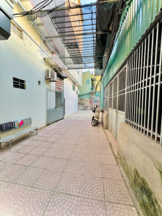 HIẾM – ĐẤT NGỌC THUỴ – LONG BIÊN – 114M – GIÁ NHỈNH 2 TỶ VỊ TRÍ ĐẸP – Ô TÔ NHỎ VÀO CỔNG – SẠCH SẼ