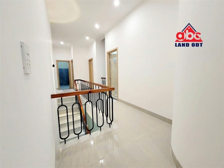 NP1055 Nhà 1 trệt 1 lầu , thiết kế hiện đại. khu xóm đông đúc, dân trí cao. an ninh