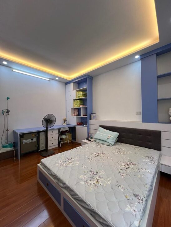 HIẾM PHỐ NGUYÊN HỒNG – DT 45M, 4 TẦNG – MT 3,1M – GIÁ 9,2 TỶ