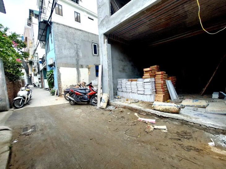 BÁN NHÀ RIÊNG PHỐ ĐÀM QUANG TRUNG- LONG BIÊN ,42M2,6 TẦNG, MT 4.5M, 8.3 TỶ.