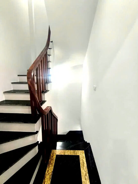 BÁN NHÀ RIÊNG PHỐ BÁT KHỐI- LONG BIÊN,35M2, 5 TẦNG,MẶT TIỀN 3.8M, 5.9 TỶ.