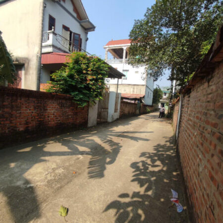 Bán đất gần ngã tư Miễu, ĐHQG HN đường to ngõ thông giá rẻ 190M nhỉnh 42T