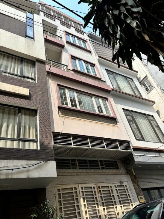 Bán nhà Vĩnh Phúc – Ba Đình 40m2 5 tầng 4 m mặt tiền Giá bán 16,5 tỷ Ba Đình LH: A Sáng 0914306064.