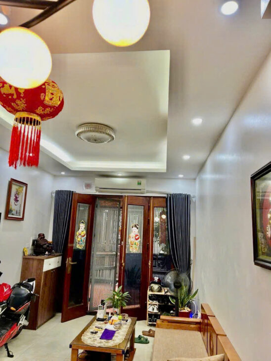 BÁN NHÀ VIỆT HƯNG- LONG BIÊN. DIỆN TÍCH 38M, NHÀ 5 TẦNG, Ô TÔ ĐỖ SÁT NHÀ, NGÕ THÔNG, TẶNG FULL NỘI