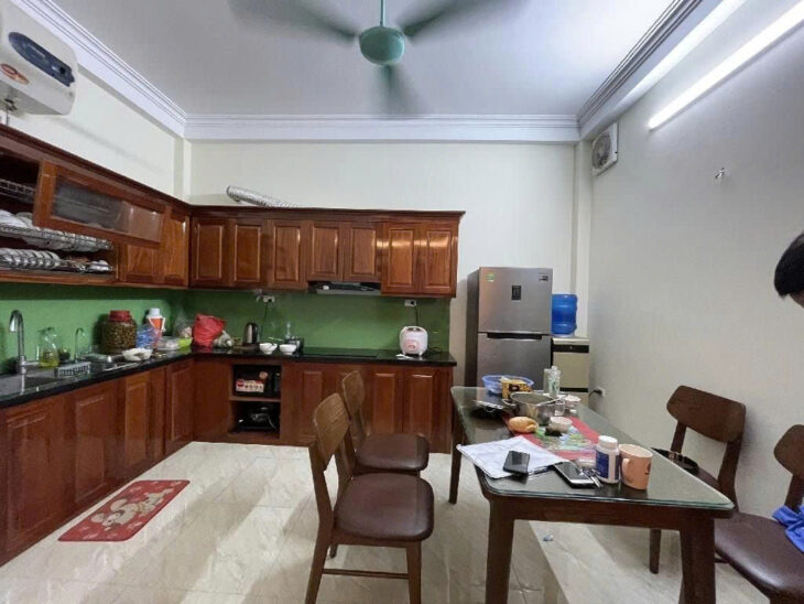 Bán nhà PHỐ BẠCH MAI ,1 nhà ra mặt phố,vài bước đến BÁCH KHOA KINH TẾ,NHỈNH 7 TỶ ở luôn