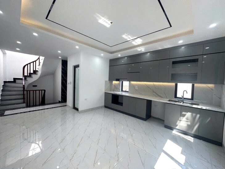 Bán nhà TRẦN KHÁT CHÂN,THANG MÁY, VÀI BƯỚC RA Ô TÔ TRÁNH,FULL ĐỒ,NHỈNH 7 TỶ HAI BÀ TRƯNG