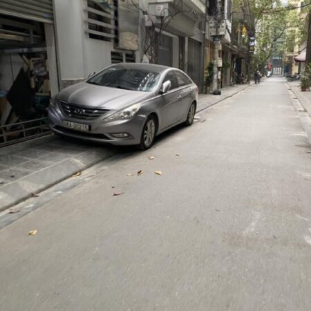 Bán nhà riêng 30m2 ra phố Vũ Trọng Phụng, 30m2 x 4tầng, MT3.7m, nhà mới full nội thất, 2 mặt thoáng