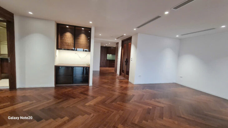 BÁN CĂN HOA HẬU 182m2 TÒA P2 CIPUTRA HƯỚNG ĐÔNG NAM VIEW SÂN GOLD NỘI THẤT MỚI 100%