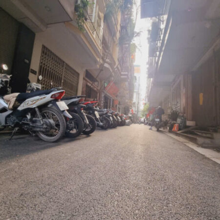 CẦU GIẤY – Ô TÔ TRÁNH – THÔNG BÀN CỜ Trần Quốc Hoàn 36/40T2, 4 Y, 12,95 tỷ