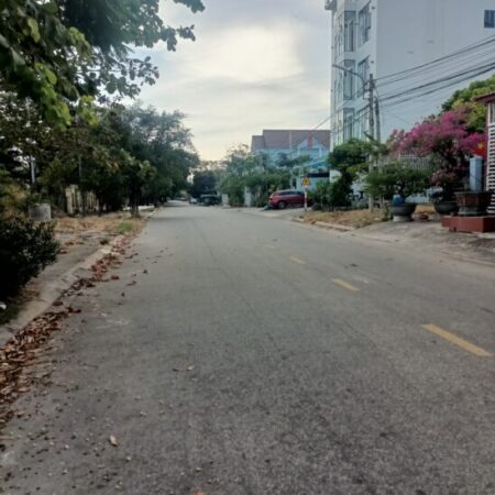 Bán nhà mặt tiền Nguyễn Thái Học, Thị xã LaGi giá ngợp