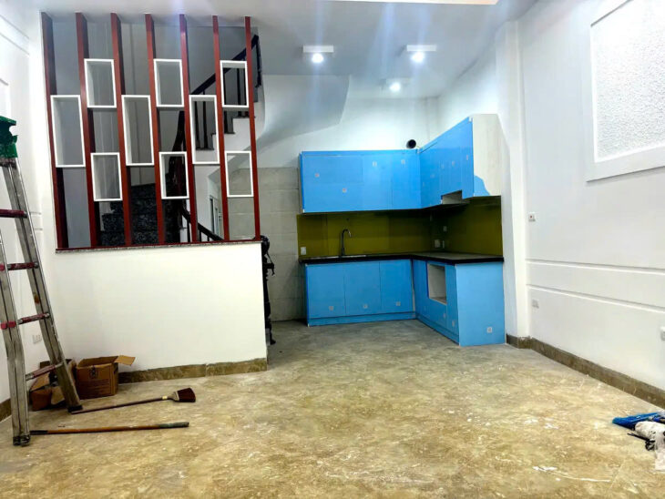 NHÀ ĐẸP -Ở LUÔN XUÂN LA-TÂY HỒ, 35M2,5 TẦNG, MT 4.2M, 7.2 TỶ- CÓ THƯƠNG LƯỢNG.