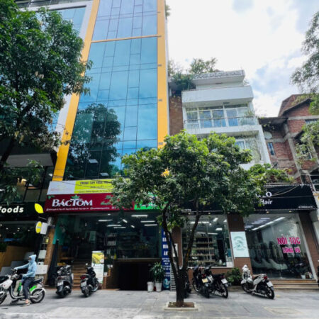 Bán gấp trước TẾT tòa văn phòng Khuất Duy Tiến, mặt phố, thông sàn, vỉa hè mênh mông, kinh doanh