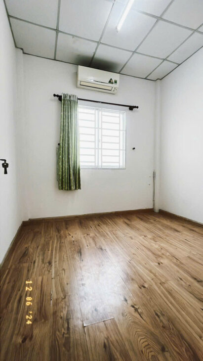 SÁT MẶT TIỀN HẺM Q4 DIỆN TÍCH 60 M2 SỔ HỒNG CÓ 2 TỶ HƠN