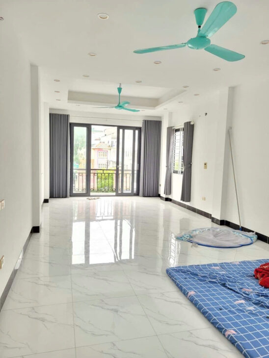 Bán nhà Phố MINH KHAI , Ô TÔ ,THANG MÁY ,NGAY GẦN MẶT PHỐ ,Ở LUÔN,NHỈNH 7 TỶ.HAI BÀ TRƯNG.