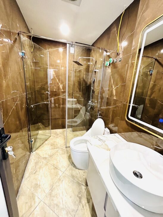 PHÂN LÔ PHỐ THỊNH LIỆT 6 TẦNG THANG MÁY, Ô TÔ VÀO NHÀ – NGÕ THÔNG