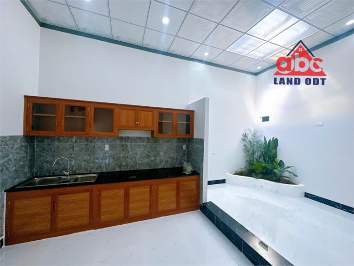 NP1085 nhà đẹp ngang 6m dân cư đông đúc xóm đạo an ninh. sổ đầy đủ sang tên liền