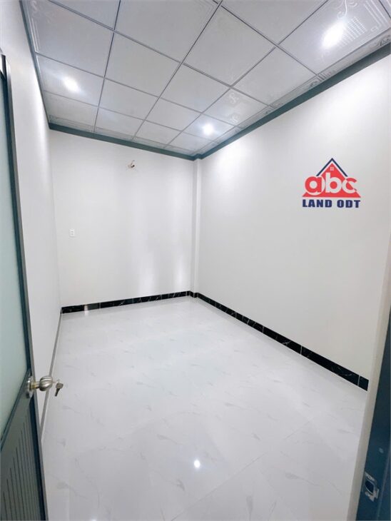 NP1085 nhà đẹp ngang 6m dân cư đông đúc xóm đạo an ninh. sổ đầy đủ sang tên liền