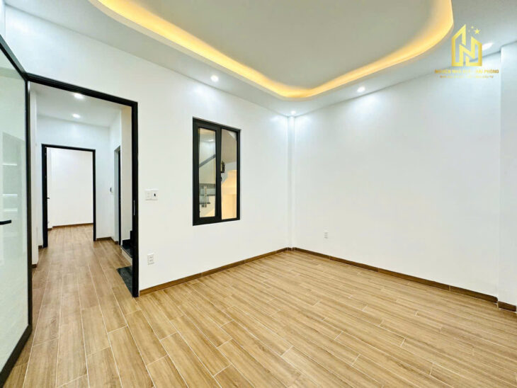 Bán nhà đẹp xây mới độc lập tại phố Đông Khê, ngay gần lô 22 LHP, ngõ nông cách mđ chỉ 40m