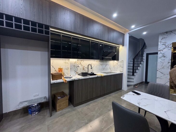 BÁN NHÀ MỚI CỨNG 5 TẦNG THANG MÁY PHỐ TÂN MAI – ĐẸP – RẺ