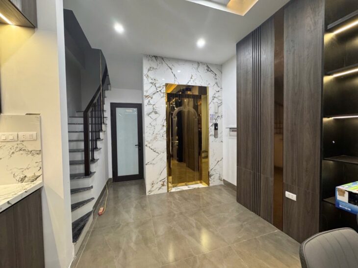 BÁN NHÀ MỚI CỨNG 5 TẦNG THANG MÁY PHỐ TÂN MAI – ĐẸP – RẺ