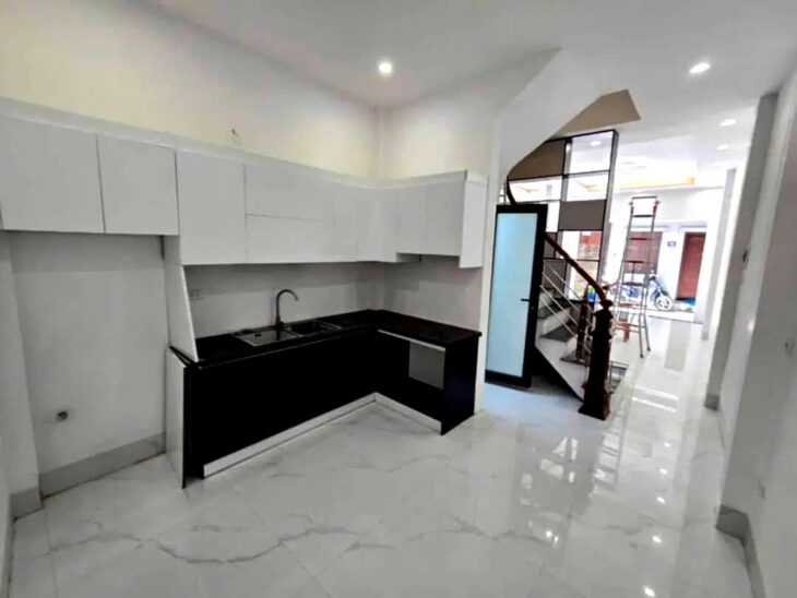 NHÀ MỚI PHỐ NGỌC THỤY, NGÕ Ô TÔ THÔNG,KINH DOANH NHỎ, 38M2,5 TẦNG,MT 3.6M, 7.45 TỶ.