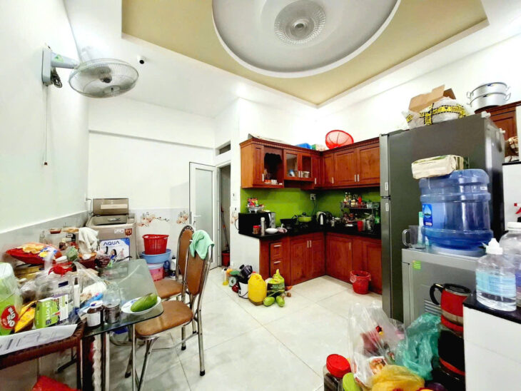 BÁN NHÀ TRUNG TÂM GV – HẺM TRƯỚC NHÀ 5M Ô TÔ ĐỖ CỬA- 3TẦNG ĐÚC MỚI ĐẸP Ở NGAY – NHỈNH 5 TỶ