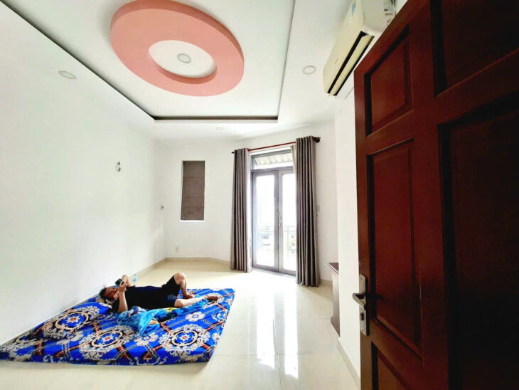 BÁN NHÀ TRUNG TÂM GV – HẺM TRƯỚC NHÀ 5M Ô TÔ ĐỖ CỬA- 3TẦNG ĐÚC MỚI ĐẸP Ở NGAY – NHỈNH 5 TỶ