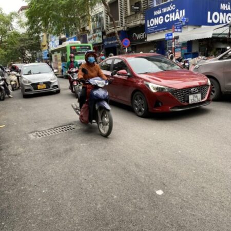 Bán gấp căn hộ ngõ 97 Thái Thịnh. DT 65.4m2 x 5 tầng Giá chỉ 14.8 tỷ