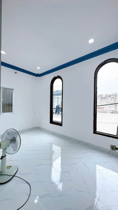 Sát mặt đường xe hơi Nhà Ngang 4.6 Dài 5.7 đúc 2 tấm hơn 2 tỷ